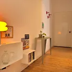 Ruhiges Altbau-apartment In Bester Lage Köln