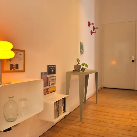 Ruhiges Altbau-apartment In Bester Lage Colonia