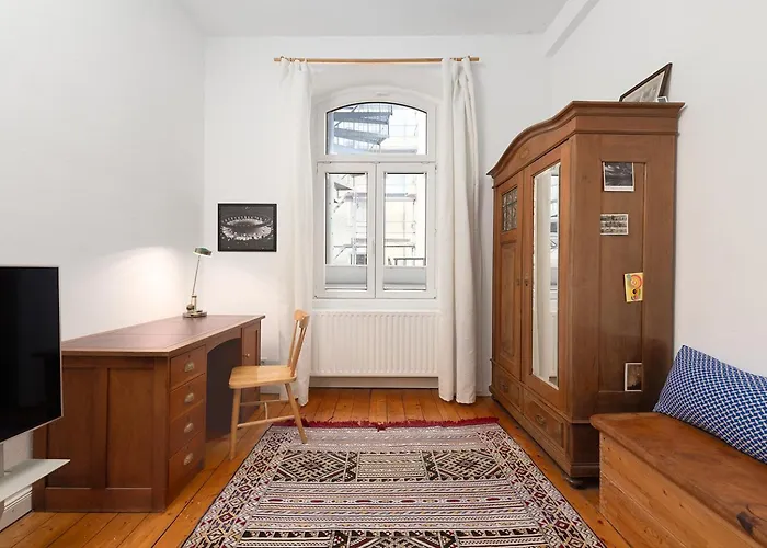 Ruhiges Altbau-apartment In Bester Lage Apartamento *