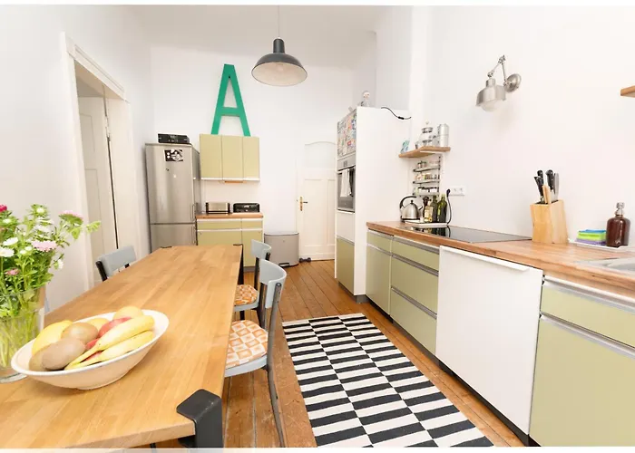 Daire Ruhiges Altbau-apartment In Bester Lage