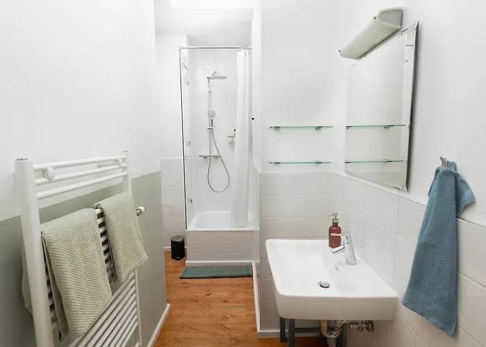 Ruhiges Altbau-apartment In Bester Lage *